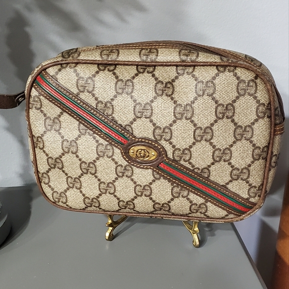 Gucci Handbags - GUCCI Vintage Cosmetic/Crossbody Bag⚜️🤎⚜️❤️⚜️💚